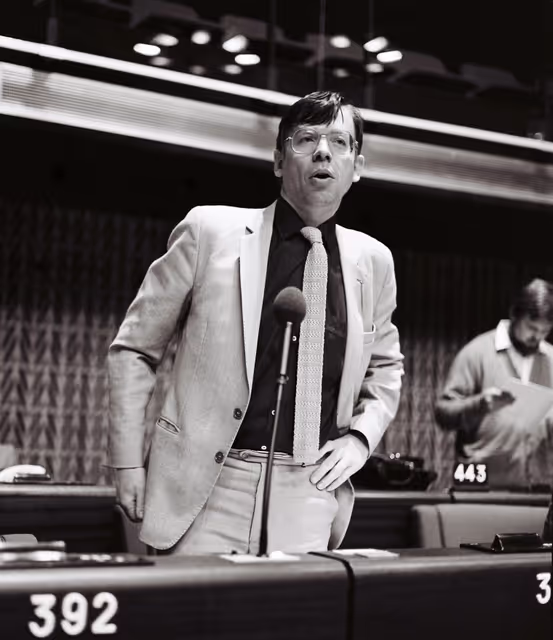Fotografija 39: The MEP Olaf SCHWENCKE during a session in Strasbourg in July 1981.