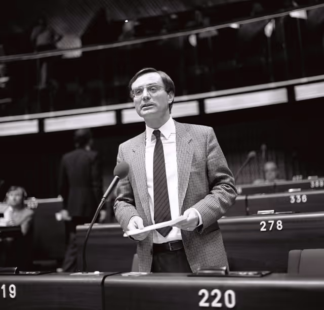 Fotografija 31: The MEP Klaus HANSCH during a session in Strasbourg in July 1980.