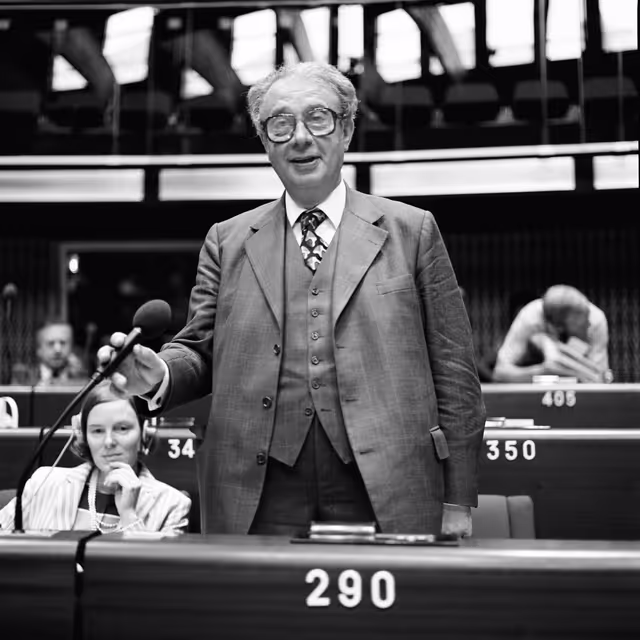 Fotografija 18: The MEP Ernst MAJONICA during a session in Strasbourg in July 1981.