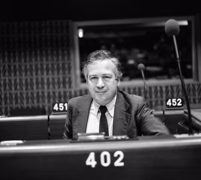 Fotografija 30: The MEP Karl von WOGAU during a session in Strasbourg in July 1981.