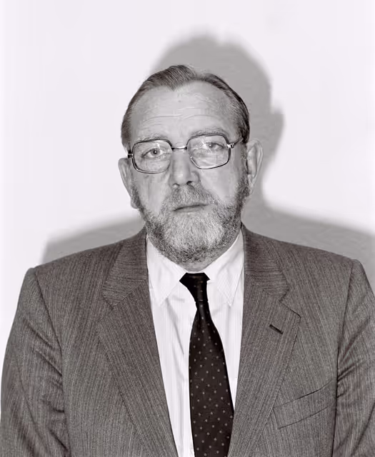 Fotografija 3: Portrait of the MEP Frank CLUSKEY in July 1981.