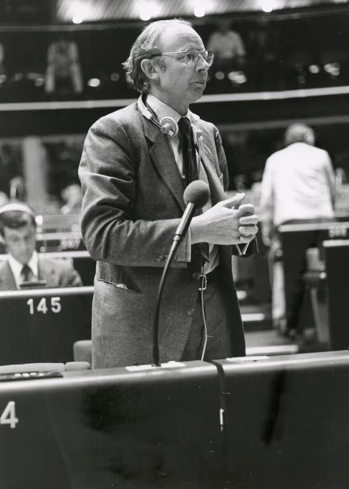 Sir Fred CATHERWOOD speaks in plenary session in July 1981
