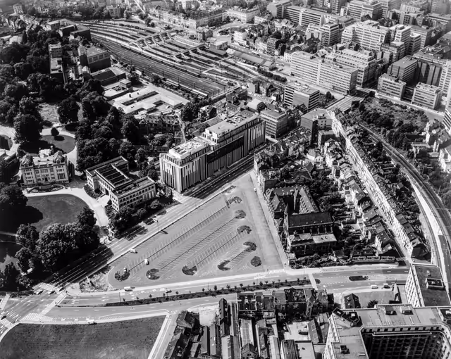 Billede 1: Aerial view of the European Parliament Headquarters in Brussels.