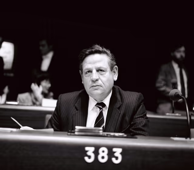 Photo 38: The MEP Henri SABY during a session in Strasbourg in October 1981.