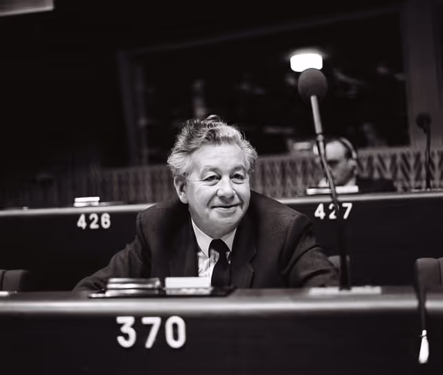 Photo 9: The MEP Alexander SHERLOCK during a session in Strasbourg in October 1981.