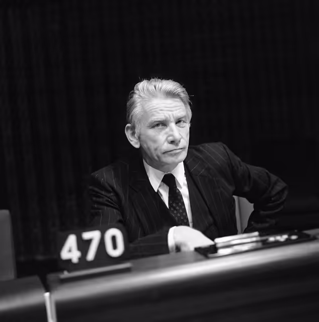 Photo 40: The MEP Jean A.E.E. MEO during a session in Strasbourg in October 1981.