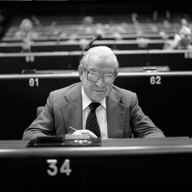 Photo 10: The MEP Alfons GOPPEL during a session in Strasbourg in October 1981.