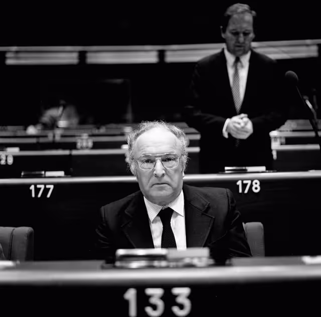 Photo 15: The MEP Arnaldo COLLESELLI during a session in Strasbourg in October 1981.