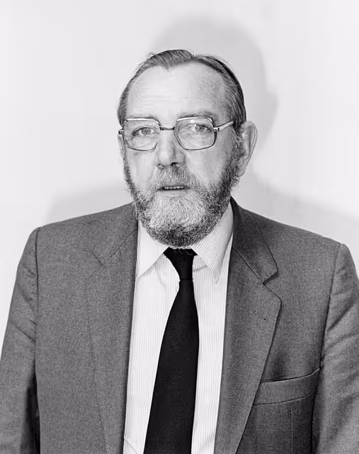Снимка 3: Portrait of the MEP Frank CLUSKEY in November 1981.