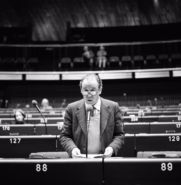 Снимка 42: The MEP Gaetano ARFE during a session in Strasbourg on November 1981.