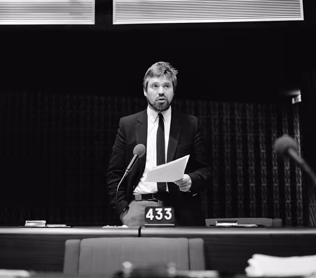 Снимка 33: The MEP Eisso P. WOLTJER during a session in Strasbourg in November 1981.