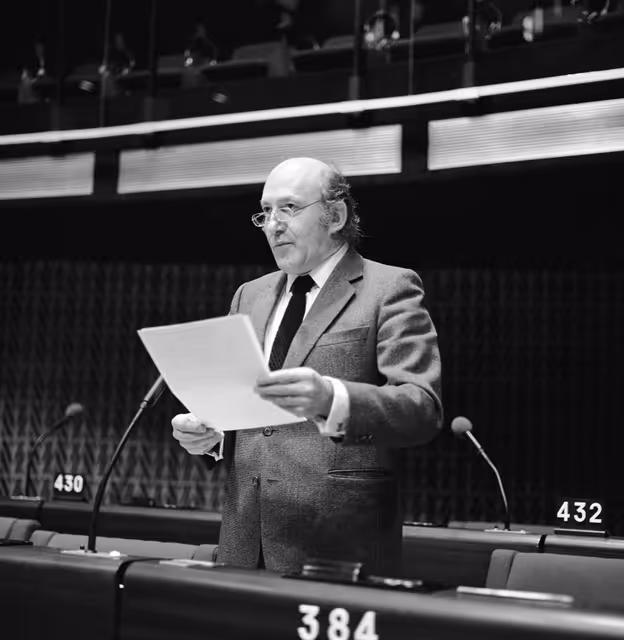 Снимка 43: The MEP Georges SUTRA DE GERMA during a session in Strasbourg in November 1981.