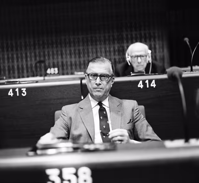 Снимка 12: The MEP  Casimir J. Prinz zu SAYN-WITTGENSTEIN-BERLEBURG during a session in Strasbourg in November 1981.