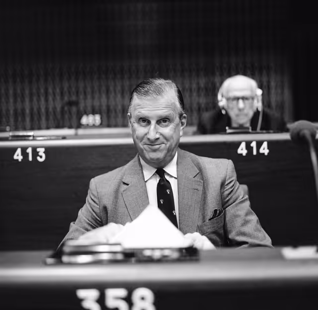 Снимка 13: The MEP  Casimir J. Prinz zu SAYN-WITTGENSTEIN-BERLEBURG during a session in Strasbourg in November 1981.