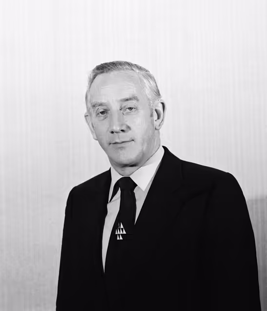 Снимка 5: Portrait of the MEP Hans-Joachim SEELER in November 1981.