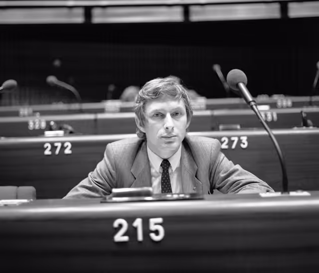 Снимка 40: The MEP Fritz GAUTIER during a session in Strasbourg in November 1981.