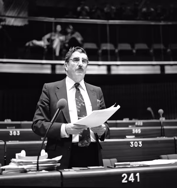 Снимка 31: The MEP Edward KELLETT-BOWMAN during a session in Strasbourg on November 1981.