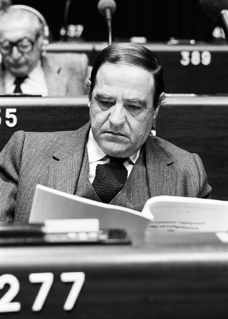Foto 7: The MEP Christos MARKOPOULOS during a session in Strasbourg in October 1982.