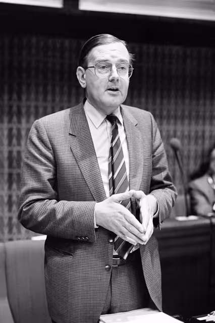 Foto 13: The MEP Harry A.C.M. NOTENBOOM during a session in Strasbourg in October 1982.