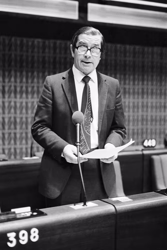 The MEP Tom O'DONNELL during a session in Strasbourg in October 1982.
