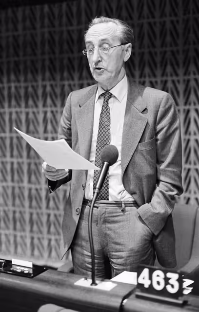 Foto 17: The MEP Joannes J. VERROKEN during a session in Strasbourg in October 1982.
