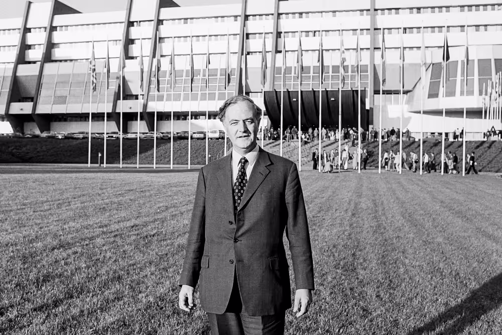 John PURVIS in front of EP Building in Strasbourg