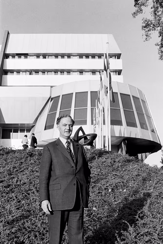 John PURVIS in front of EP Building in Strasbourg
