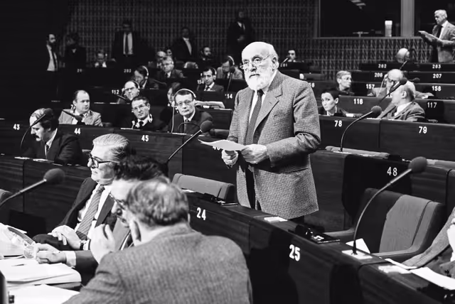 Photo 28: The MEP Altiero SPINELLI during a session in Strasbourg in February 1984.