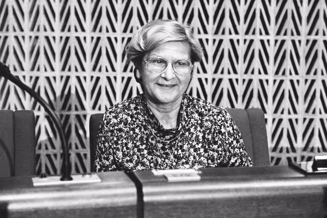 Photo 5: The MEP Marie-Jeanne PRUVOT during a session in Strasbourg in February 1984.