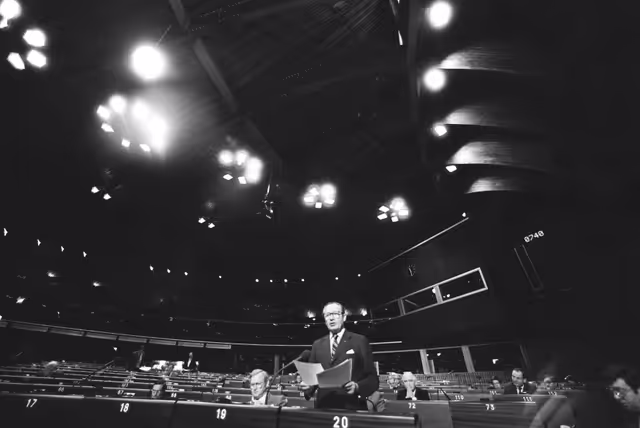 Photo 2: Gaston THORN - EC President during a session at the European Parliament in Strasbourg in February 1984