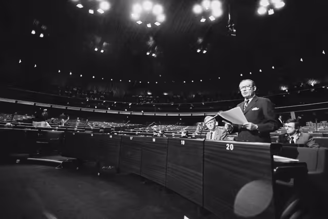 Photo 3: Gaston THORN - EC President during a session at the European Parliament in Strasbourg in February 1984