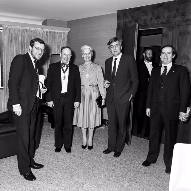 Photo 10 : Pieter DANKERT EP President meets with  Dr. Peter Jones and Kathleen Jones Mayor of Sheffield