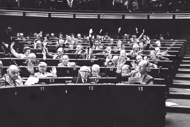 Photo 5: General view of a session in the hemicycle of the European Parliament of Strasbourg in February 1984.