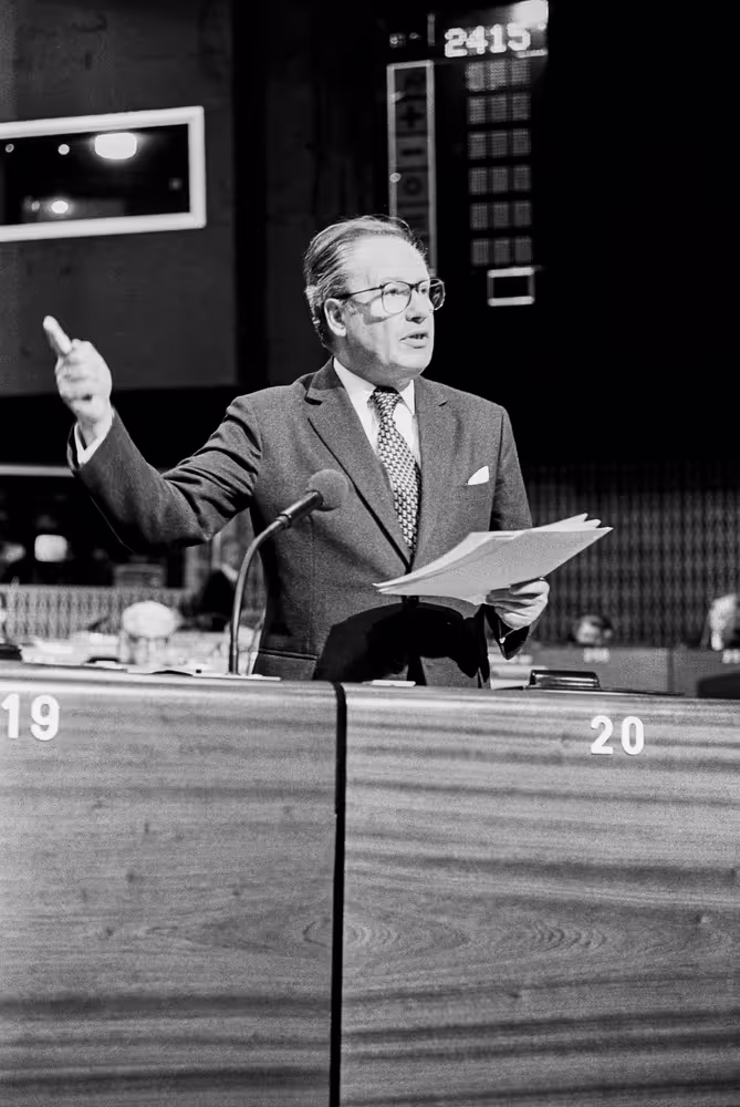 The President of the European Commission Gaston THORN about the treaty project establishing the European Union at the European Parliament of Strasbourg in February 1984.