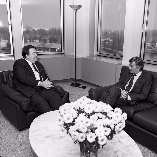 Photo 2 : EP President meets with guest