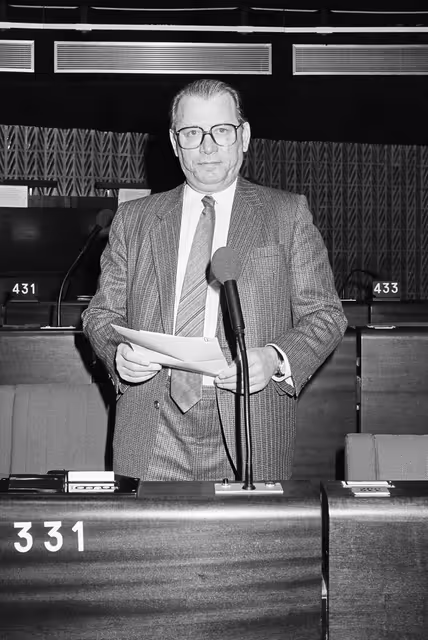 Photo 48: The MEP Johannes Wilhelm PETERS at the Euopean Parliament of Strasbourg in February 1984.