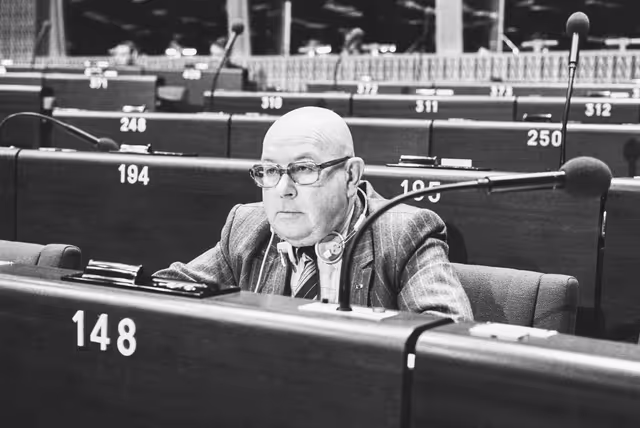 Снимка 30: MEP Corentin CALVEZ during a session in Strasbourg in March 1984.