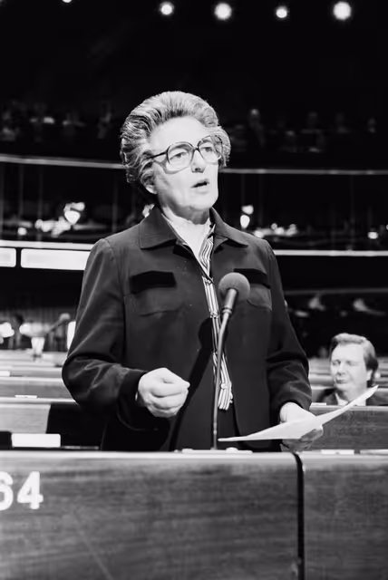 Снимка 25: MEP Baroness Diana Louie ELLES during a session in Strasbourg in March 1984.