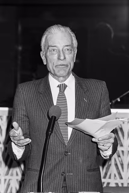 Снимка 21: MEP Andre ROSSI  during a session in Strasbourg in March 1984.