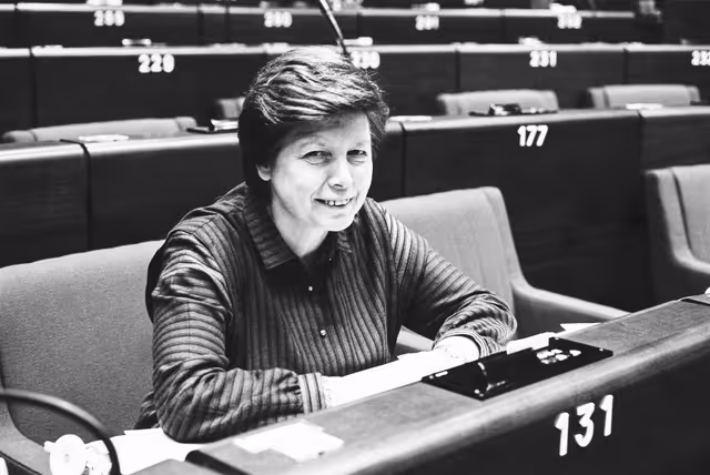 Снимка 33: MEP Elise BOOT during a session in Strasbourg in March 1984.