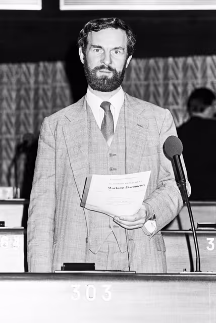 Снимка 39: MEP George Benjamin PATTERSON during a session in Strasbourg in March 1984.