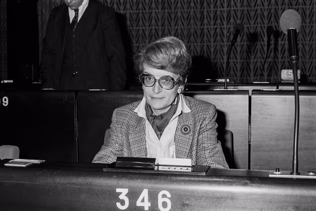 Fotografija 46: The MEP Marlene LENZ during a plenary session in Strasbourg in March 1984