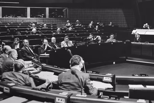 Fotografija 37: Plenary Session in Strasbourg in March 1984.
