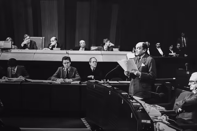 Fotografija 8: France Minister of Foreign Affairs Claude CHEYSSON during a session in Strasbourg in March 1984.