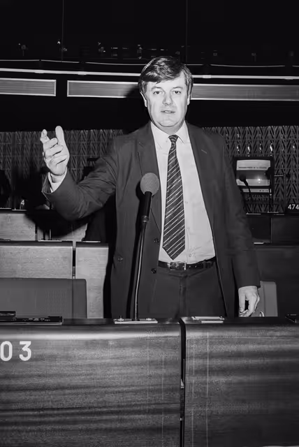 Снимка 23: MEP Andrew PEARCE during a session in Strasbourg in March 1984.