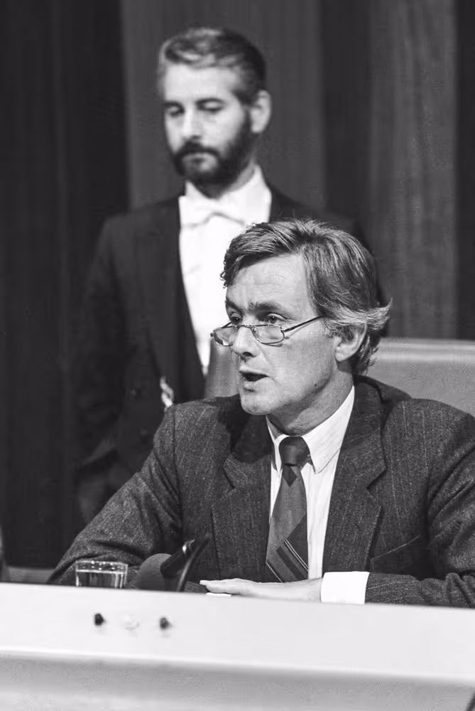 EP President, Pieter DANKERT chairs the plenary in Strasbourg