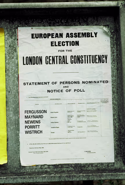 Photo 3 : Polling station for voters of the United Kingdom for the European Assembly Election.