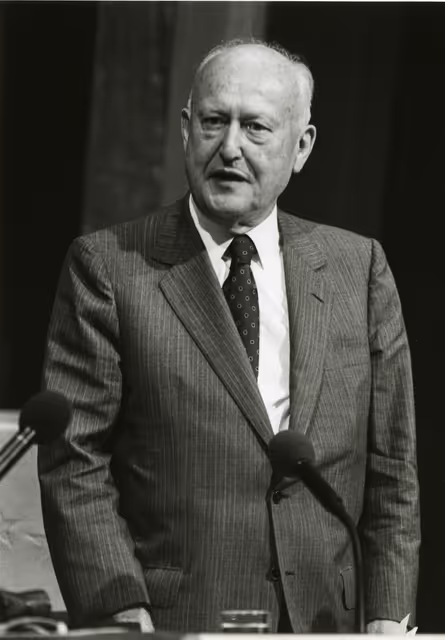 Photo 11: Pierre PFLIMLIN is elected as EP President in July 1984
