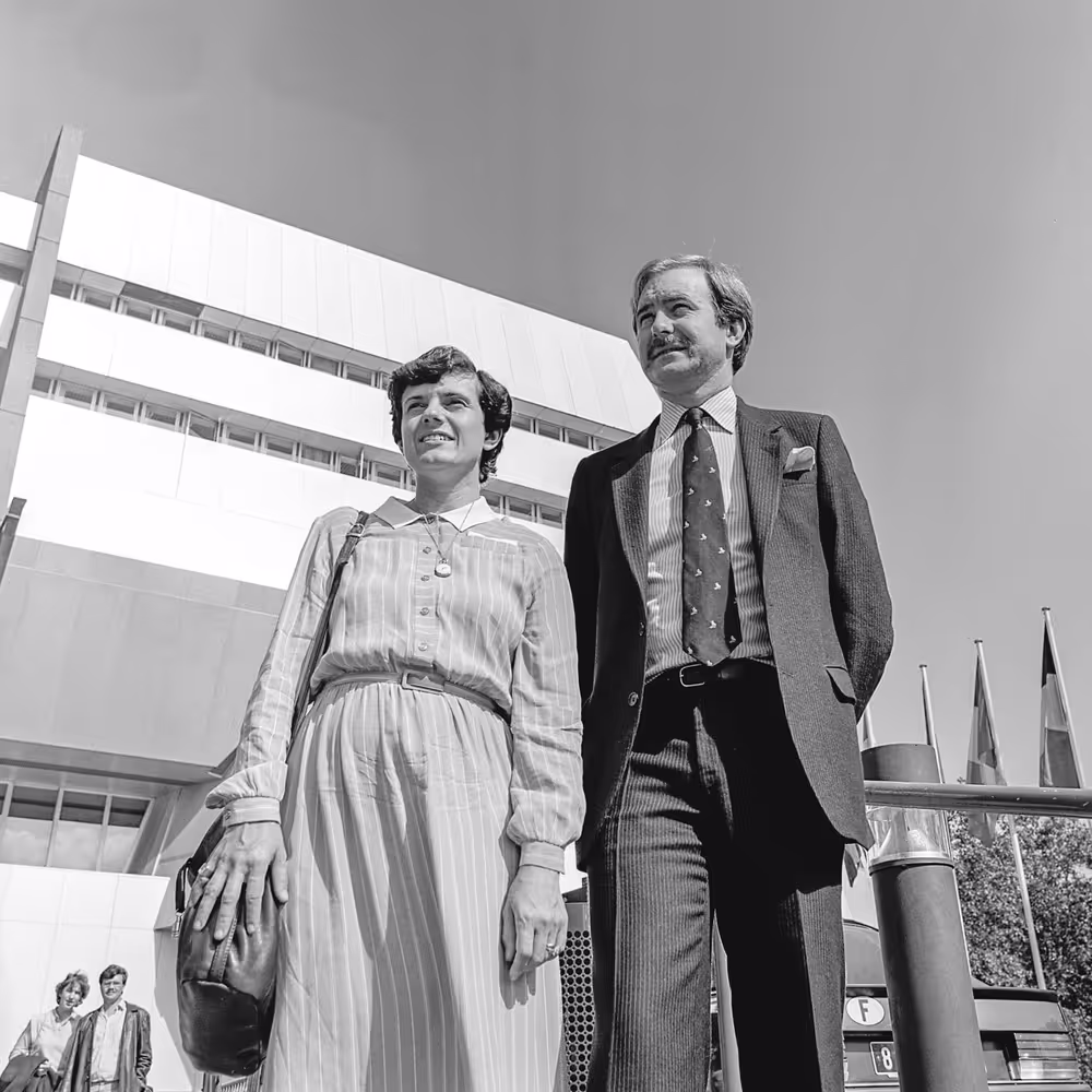 Mep's Yvonne VAN ROOY , Christopher BEAZLEY  pose in front of the EP in Luxembourg
