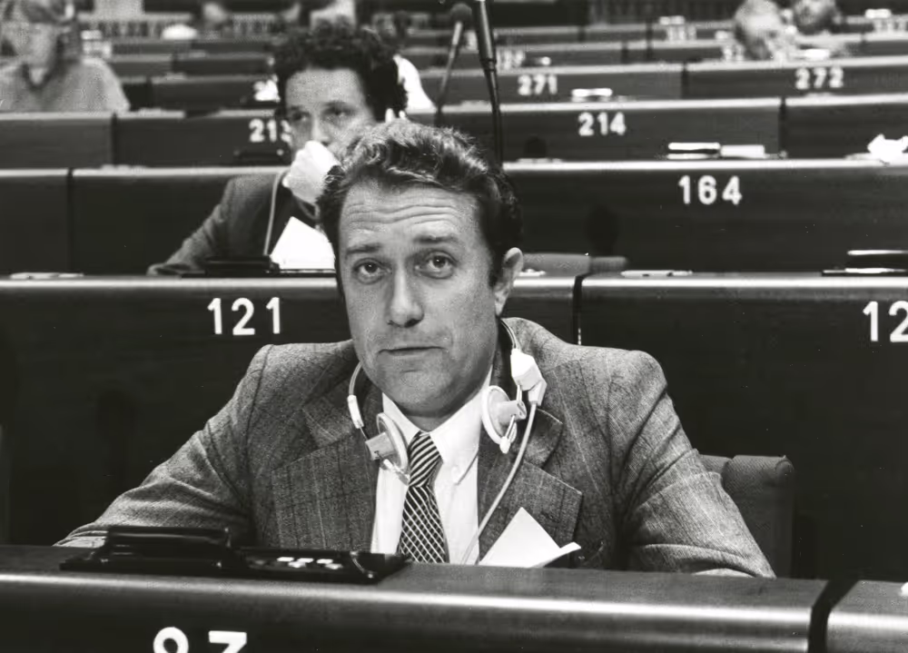 Jean-Paul BACHY attends a plenary session in September 1984